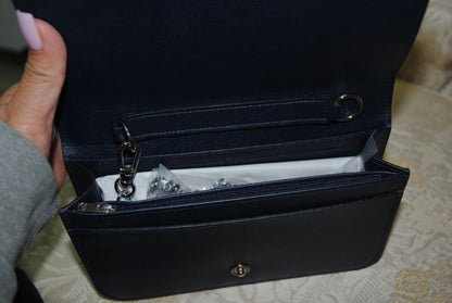 navy blue Longchamp Le Foulonné, 📏 Dimensions Height: 5.5 in (14 cm) Width: 8.5 in (22 cm) Depth: 2 in (5 cm) Chain Strap Drop: 22 in (56 cm)