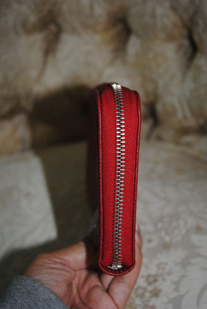 red Longchamp Le Foulonné, 📏 Dimensions Height: 4 in (10 cm) Width: 8 in (20 cm) Depth: 1 in (2.5 cm)