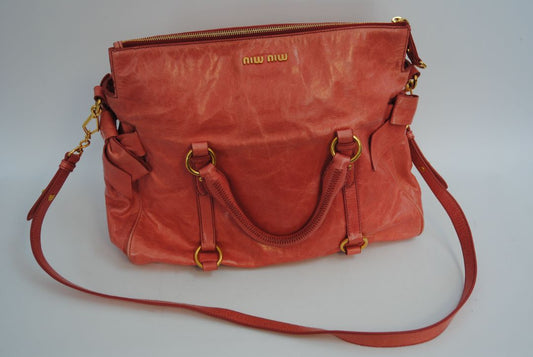 Pink Miu Miu matelasse lambskin, Width: ~ 30‑35 cm (≈12″‑14″) Height: ~ 20‑25 cm (≈8″‑10″) Depth: ~ 10‑15 cm (≈4″‑6″)