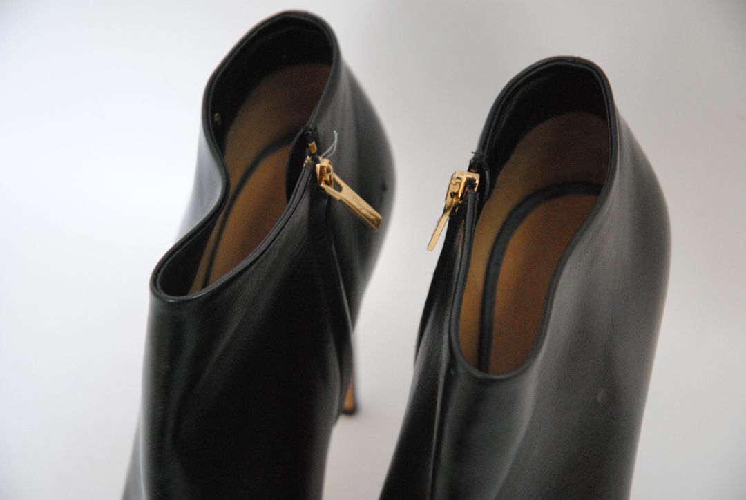 black Salvatore Ferragamo vara bow ankle boots, 9