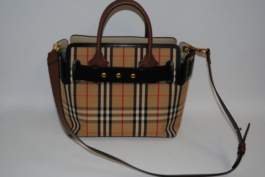 check monogram Burberry Burberry classic check tote with strap, Dimensions: Approx. 40 cm × 30 cm × 12–15 cm (i.e., ~15.7″ W × ~11.8″ H × ~4.7–6″ D) — this falls in line with Burberry’s “Medium Check Tote” style. For example, one similar bag measures W ≈