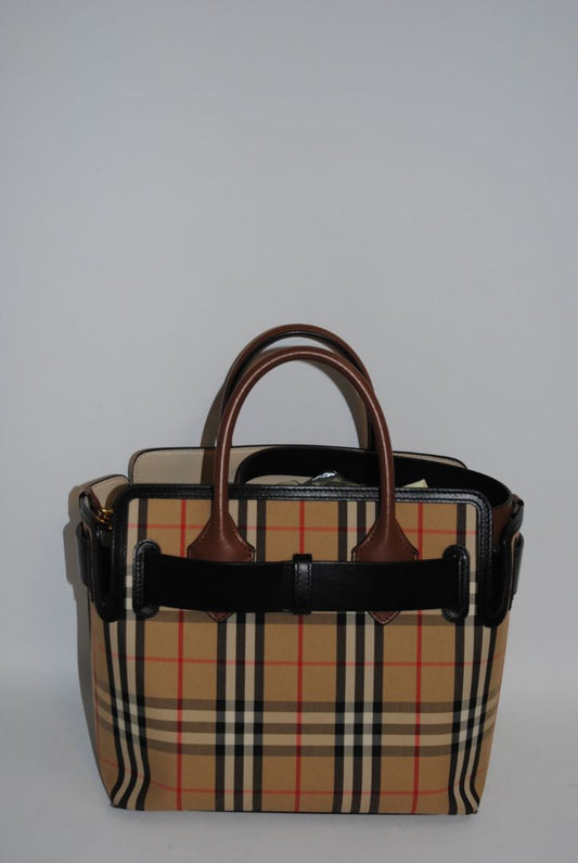 check monogram Burberry Burberry classic check tote with strap, Dimensions: Approx. 40 cm × 30 cm × 12–15 cm (i.e., ~15.7″ W × ~11.8″ H × ~4.7–6″ D) — this falls in line with Burberry’s “Medium Check Tote” style. For example, one similar bag measures W ≈