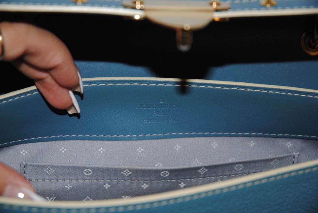 blue suhali Louis Vuitton Sac Le Talentueux, Measurements: Length: 12.2” Height: 8.3” Depth: 4.7” Strap Drop: 10–12” adjustable