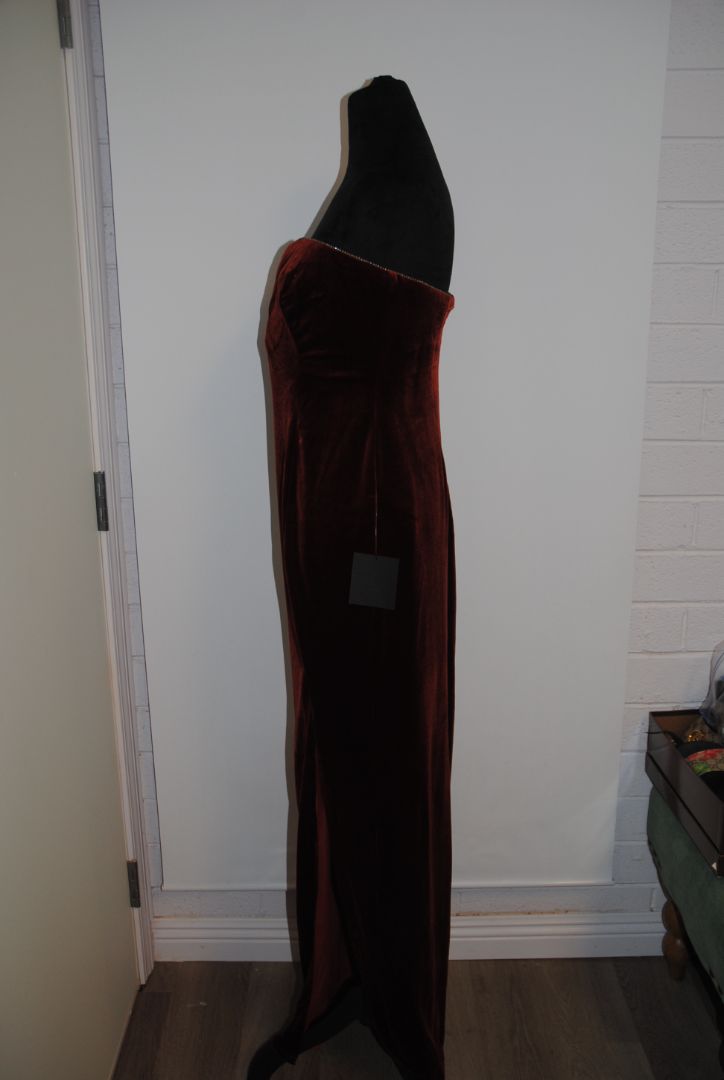 burnt sienna Lulus sweetheart neckline velvet gown, L