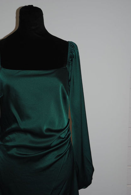 green Lulus long sleeve formal satin dress, M