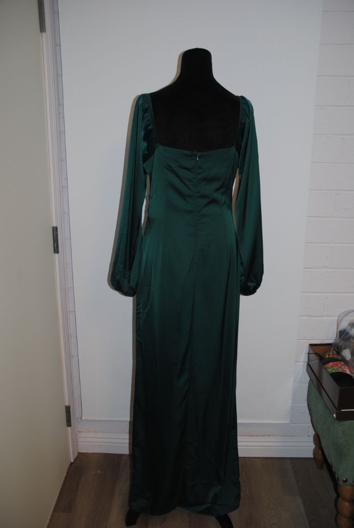 green Lulus long sleeve formal satin dress, M