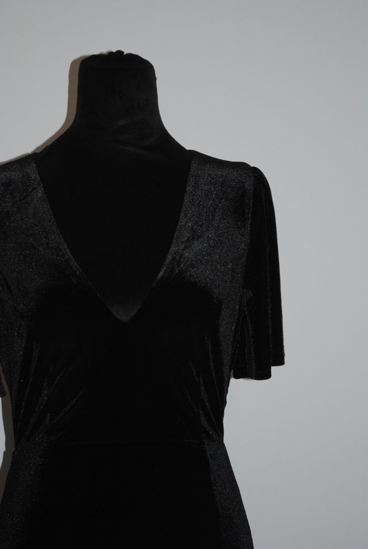 Lulus Black Flutter Velvet Maxi Dress S