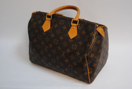 monogram Louis Vuitton SPEEDY 30, Length: 13 in (30 cm) Height: 10 in (21 cm) Depth: 6 in (17 cm)