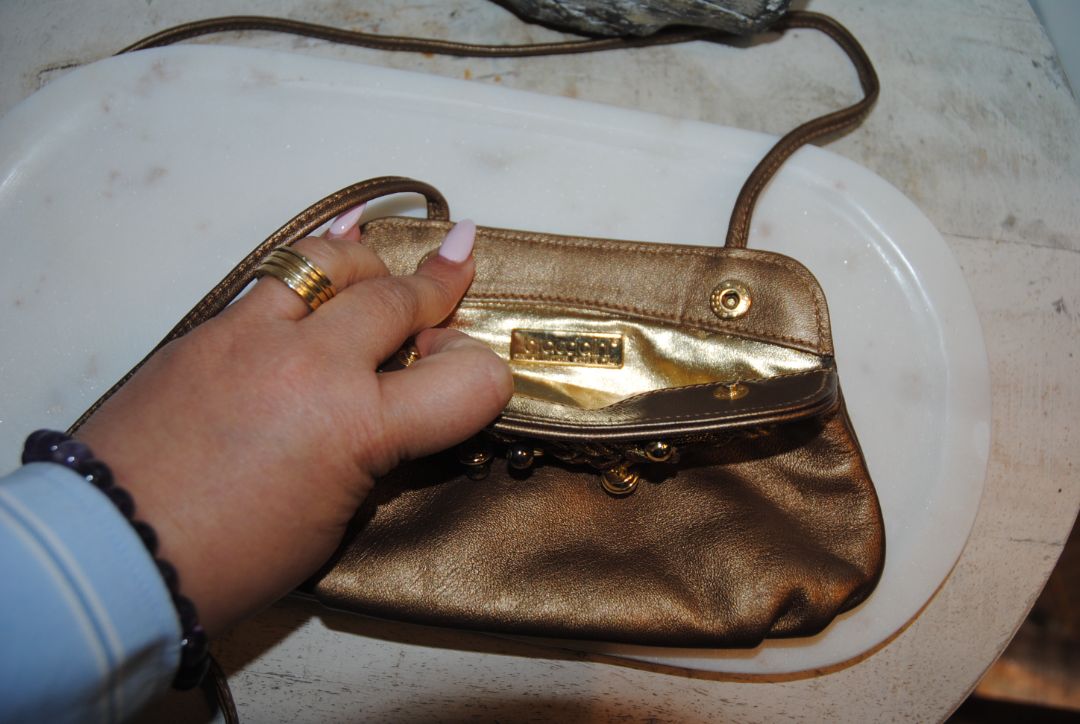 copper gold Braccialini Designer bag, Width: ~12 in (30 cm) Height: ~7.5 in (19 cm) Depth: ~4 in (10 cm) Strap Drop: ~18–20 in (shoulder length)
