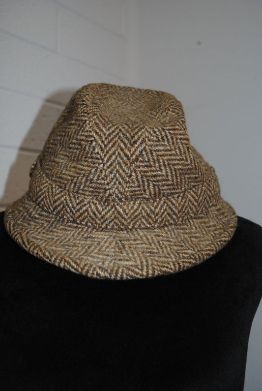 tweed brown Burberrys tweed hat, L