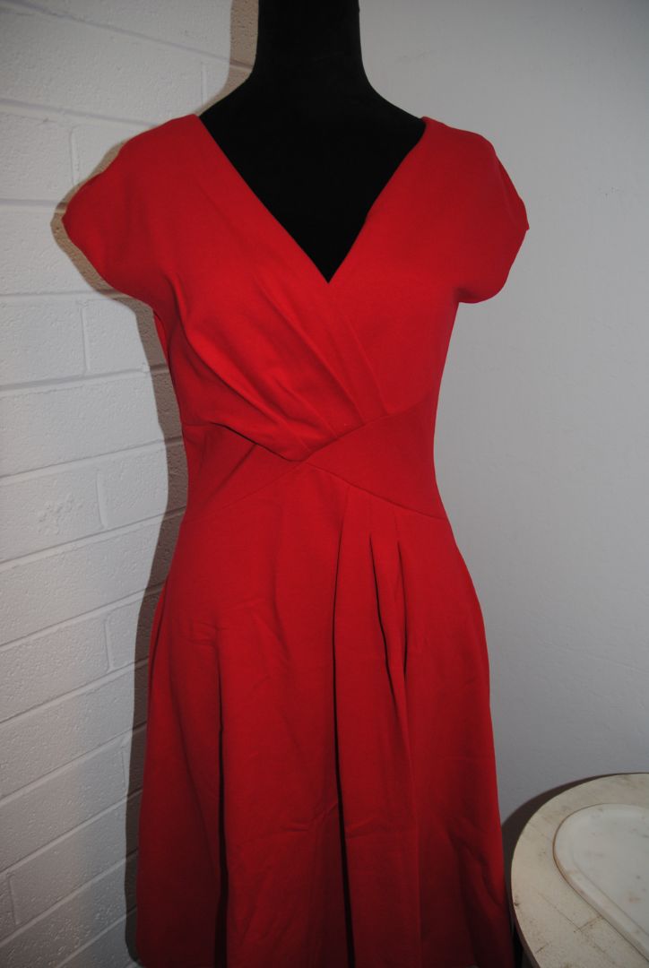 red Armani Collezioni v neck fit and flare, 2