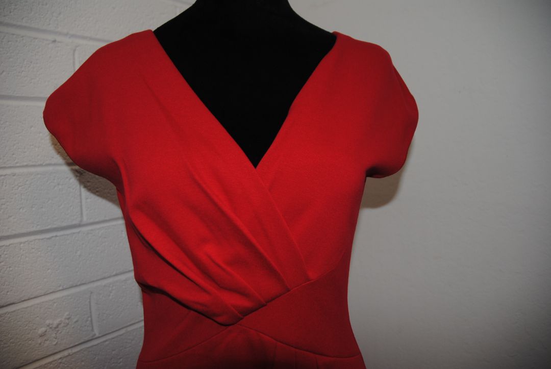red Armani Collezioni v neck fit and flare, 2