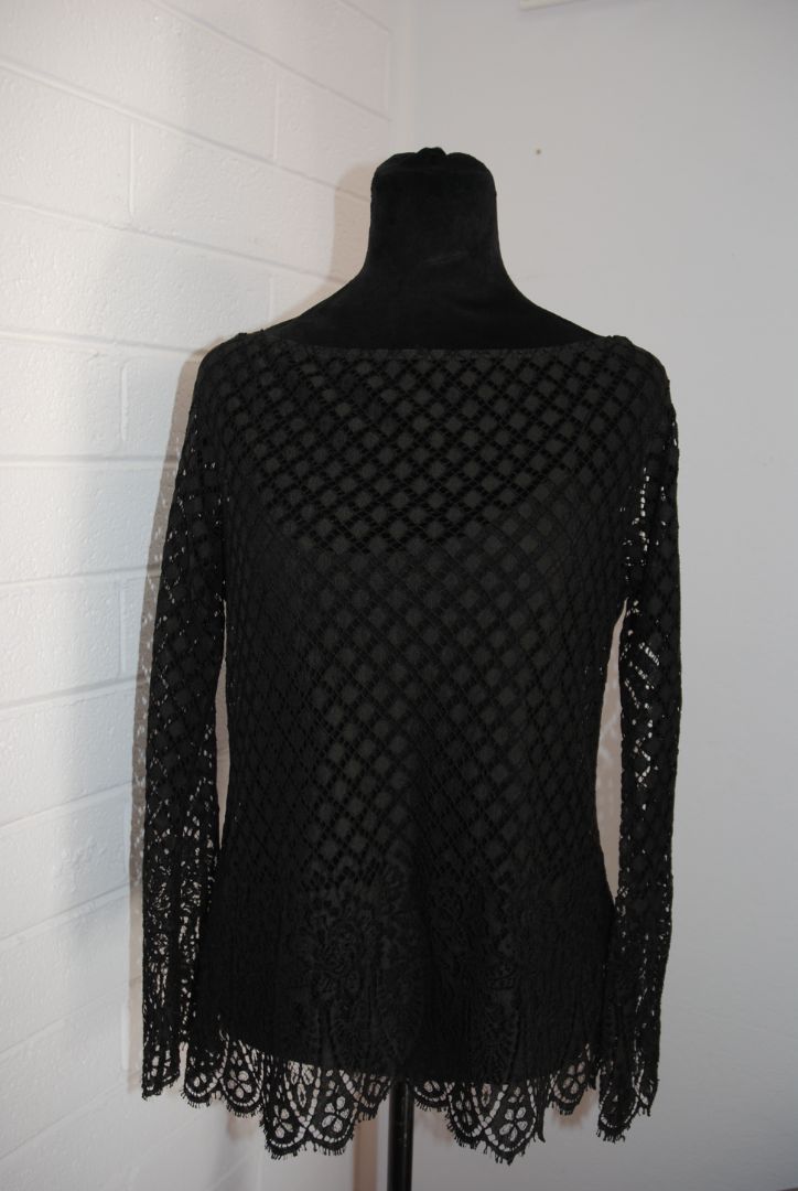 Bazar Black Lace Long-Sleeve Top 40