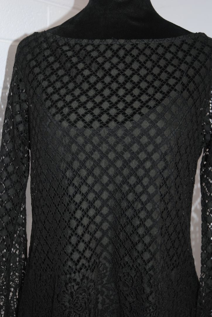 Bazar Black Lace Long-Sleeve Top 40