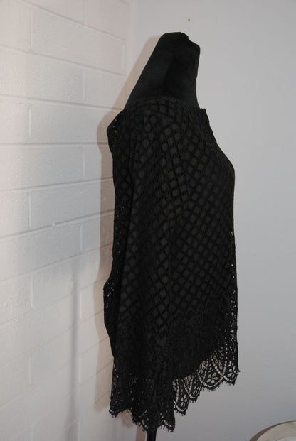 Bazar Black Lace Long-Sleeve Top 40