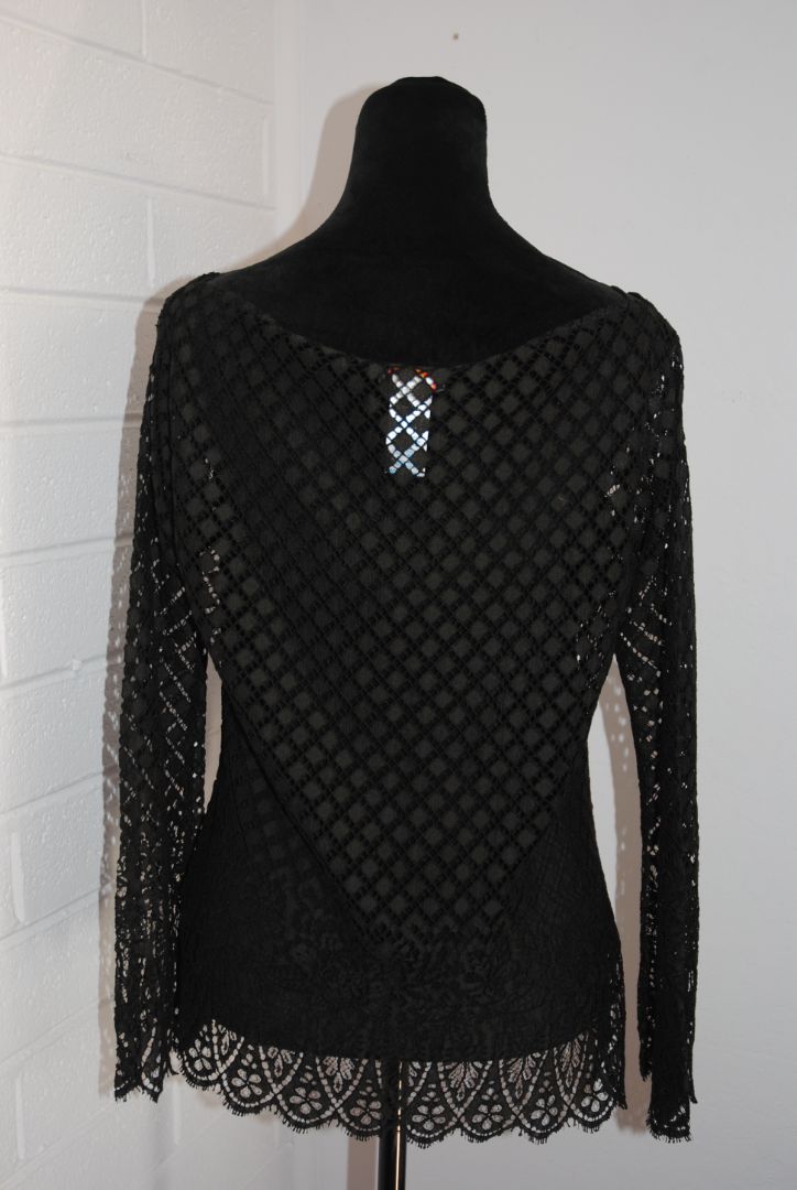 Bazar Black Lace Long-Sleeve Top 40