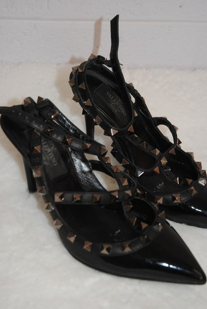 Valentino Garavani Black Rockstud Pump 34.5