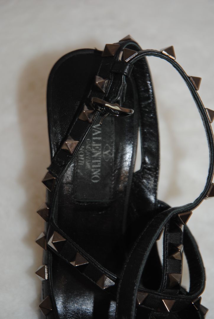 Valentino Garavani Black Rockstud Pump 34.5