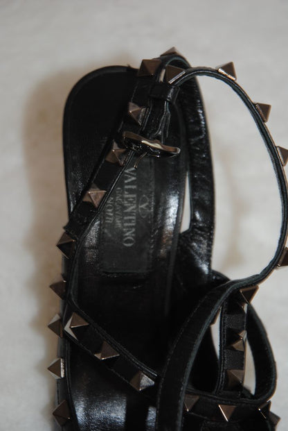 Valentino Garavani Black Rockstud Pump 34.5