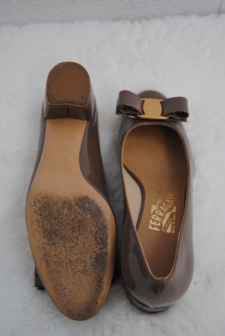 Cumin Ferragamo Vara Pumps, 4