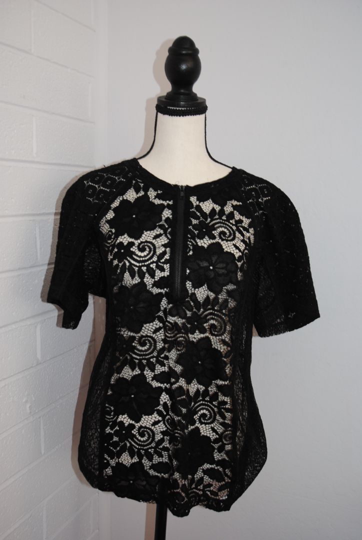 In Earnest Black Lace Zip Top S