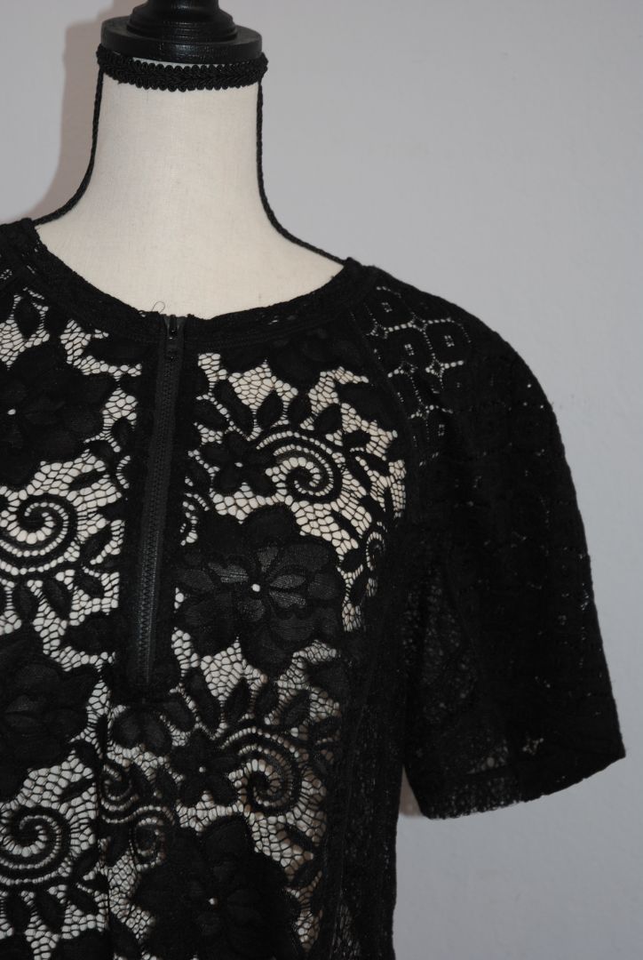 In Earnest Black Lace Zip Top S