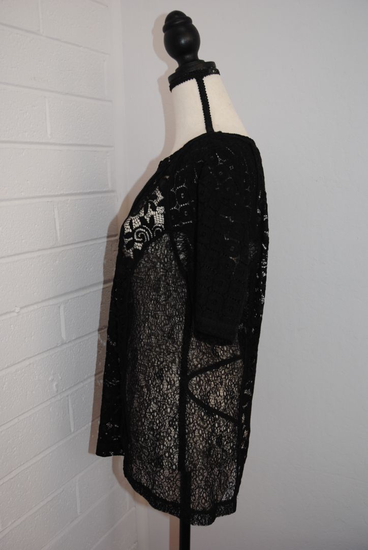 In Earnest Black Lace Zip Top S