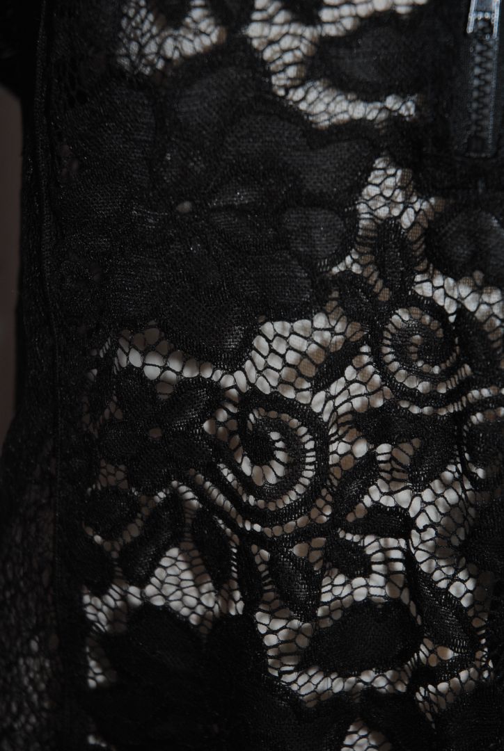 In Earnest Black Lace Zip Top S