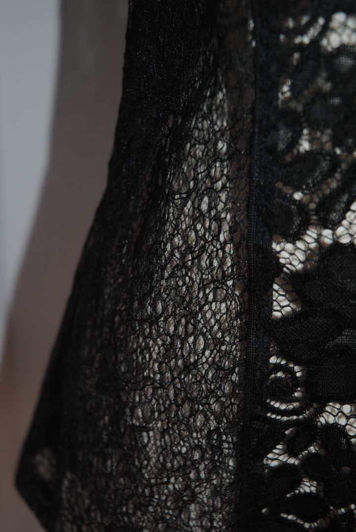 In Earnest Black Lace Zip Top S