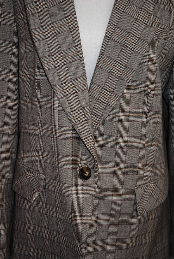 brown houndstooth Veronica Beard single button plaid, 12