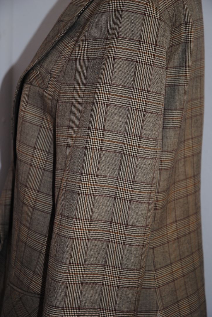 brown houndstooth Veronica Beard single button plaid, 12