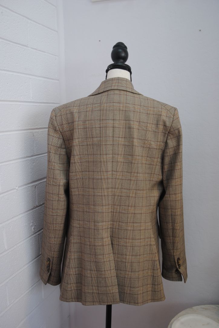 brown houndstooth Veronica Beard single button plaid, 12