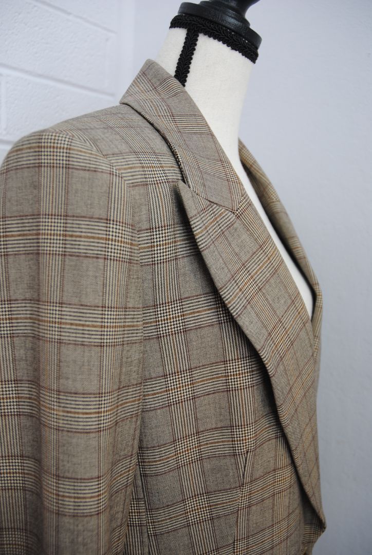 brown houndstooth Veronica Beard single button plaid, 12