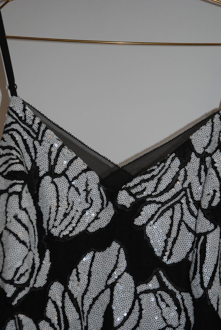 White House Black Market Black White Sequin Dress