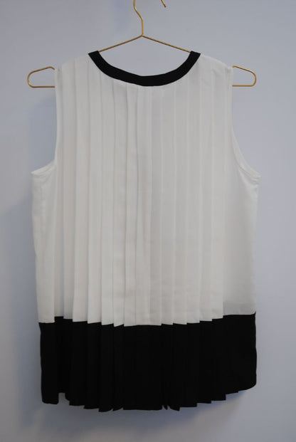 Calvin Klein Black White Pleated Blouse L