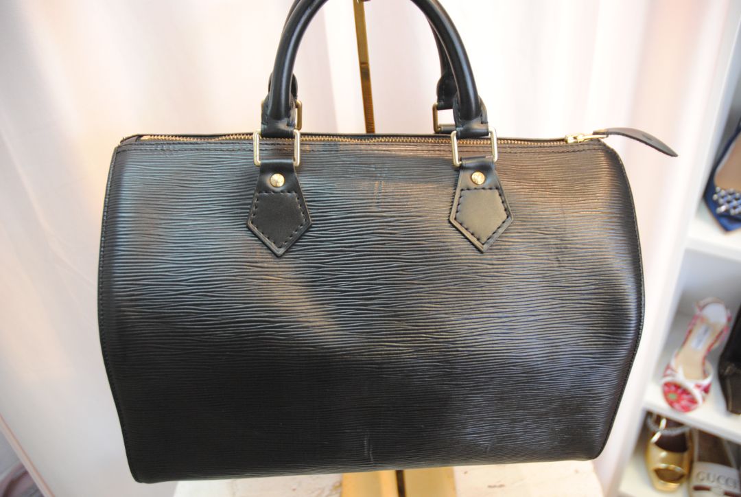 Louis Vuitton Black Epi Speedy 40