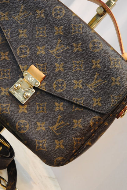 monogram Louis Vuitton Metis' Pochette monogram