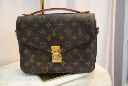 monogram Louis Vuitton Metis' Pochette monogram