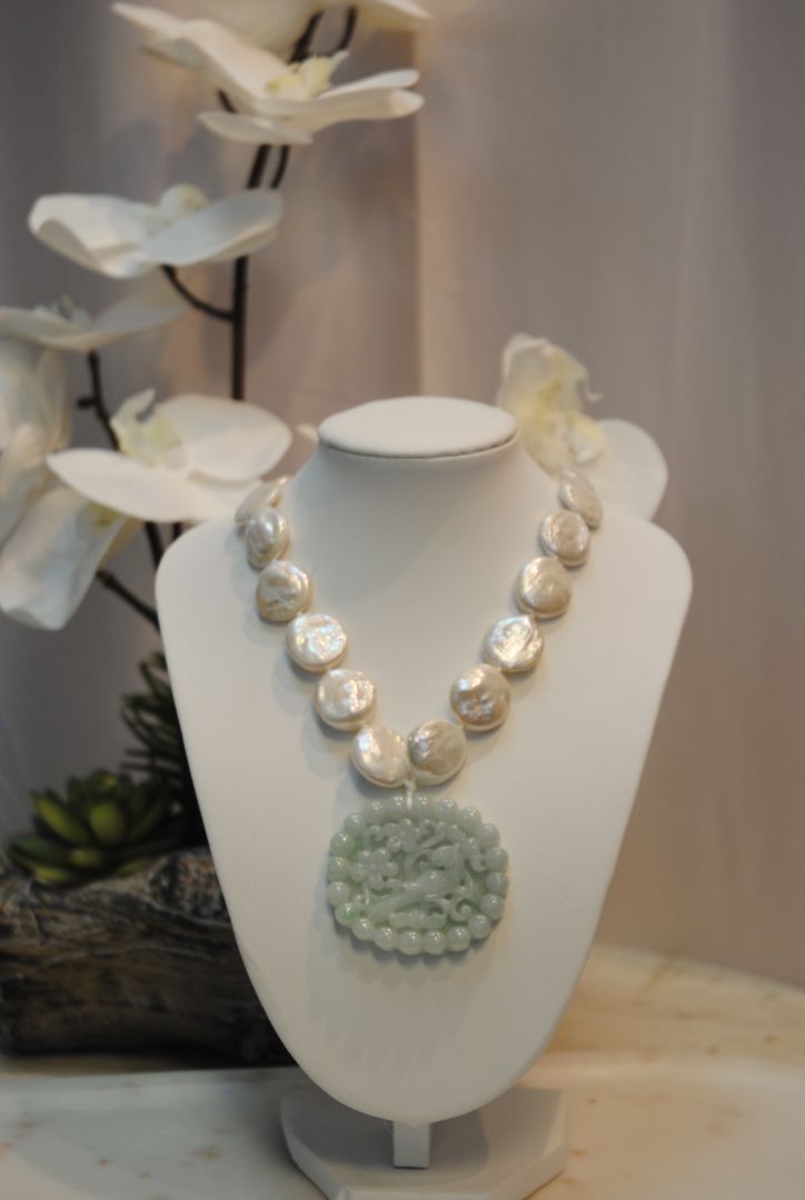 white Arlene Palmer jade pendant necklace, one size