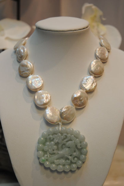 white Arlene Palmer jade pendant necklace, one size