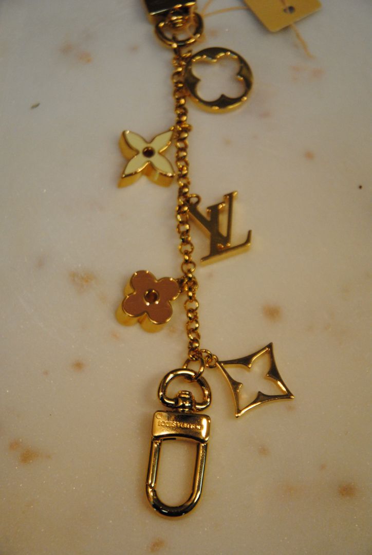 gold Louis Vuitton bag chain extender