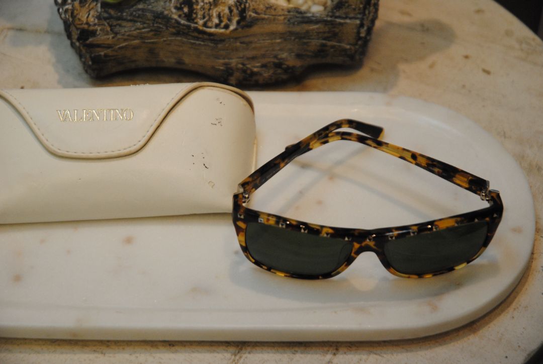 Brown Tortise Valentino rockstud sqaure sunglasses