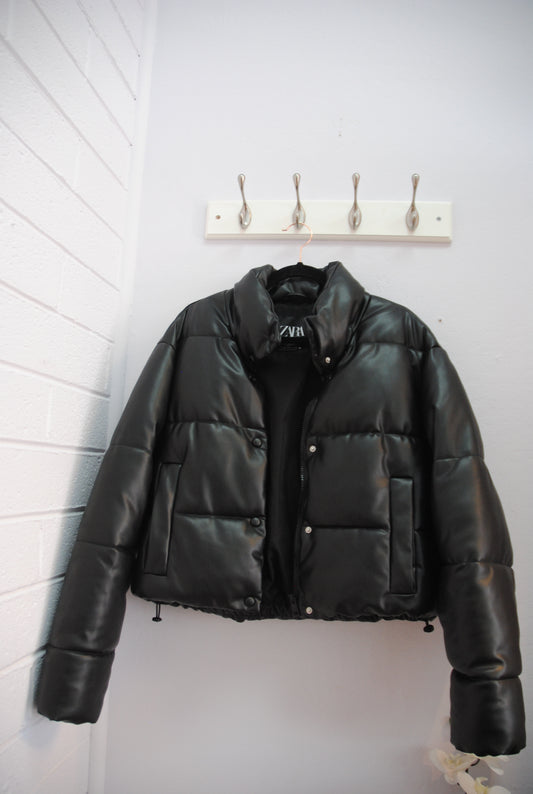 black Zara puffer jacket , M