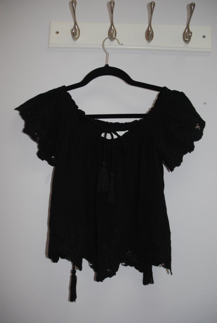 ASTR The Label Black Lace Peasant Blouse XS