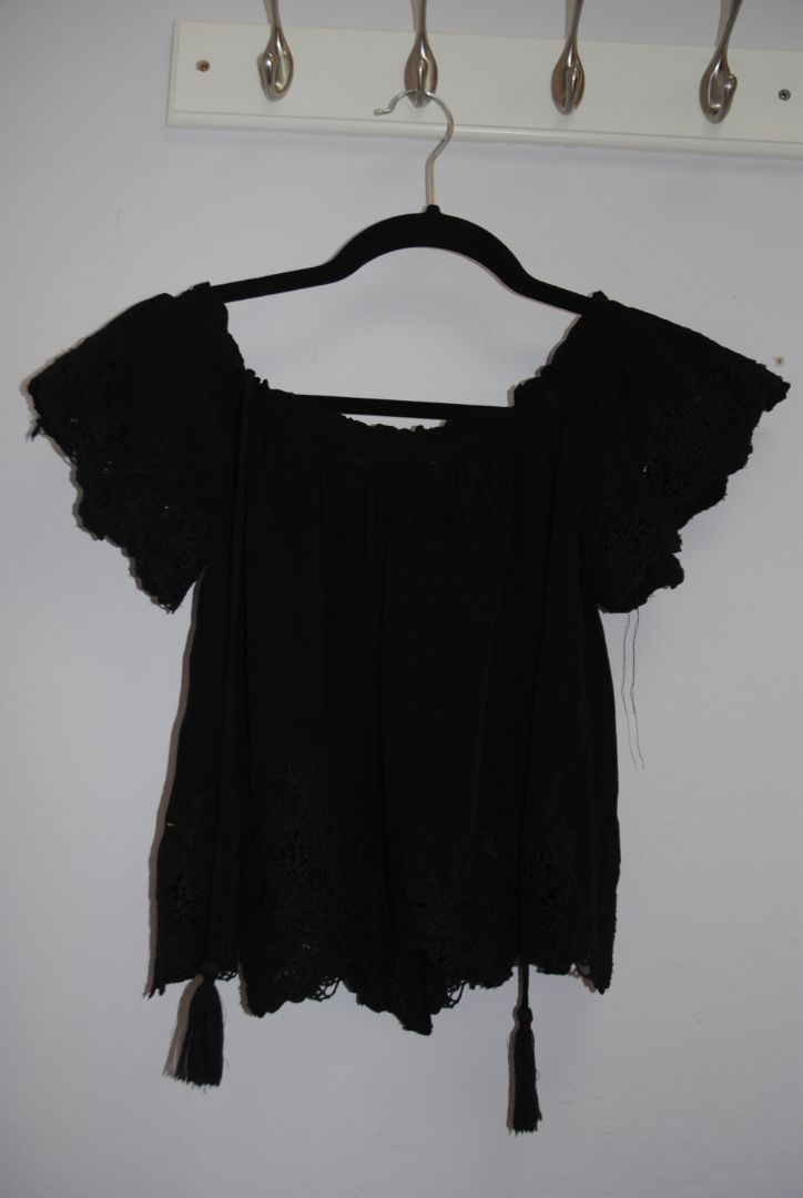 ASTR The Label Black Lace Peasant Blouse XS