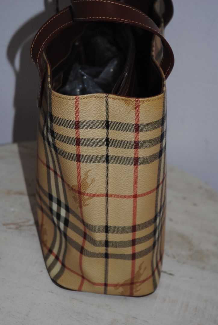 nova check Burberry nova check zip tote bag
