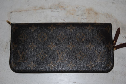 Louis Vuitton zippy organizer