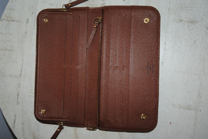 Louis Vuitton zippy organizer