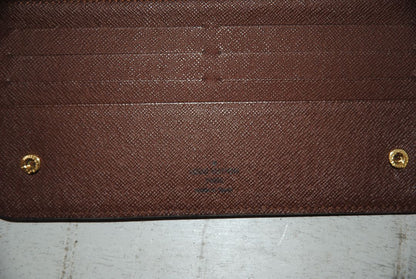 Louis Vuitton zippy organizer