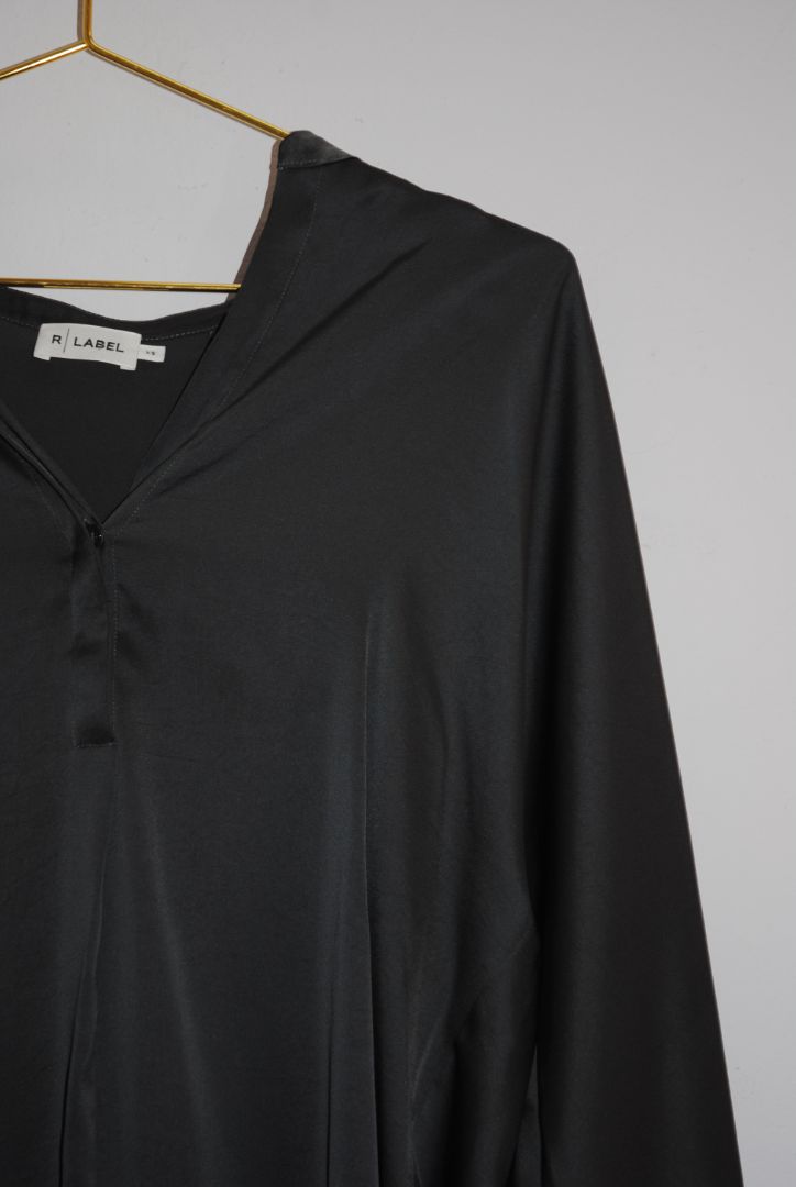 gray R Label satin hooded blouse, xs